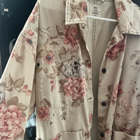 Basically new** Free People Floral Utility Jacket - Cream and Pink - Picture 2 of 5